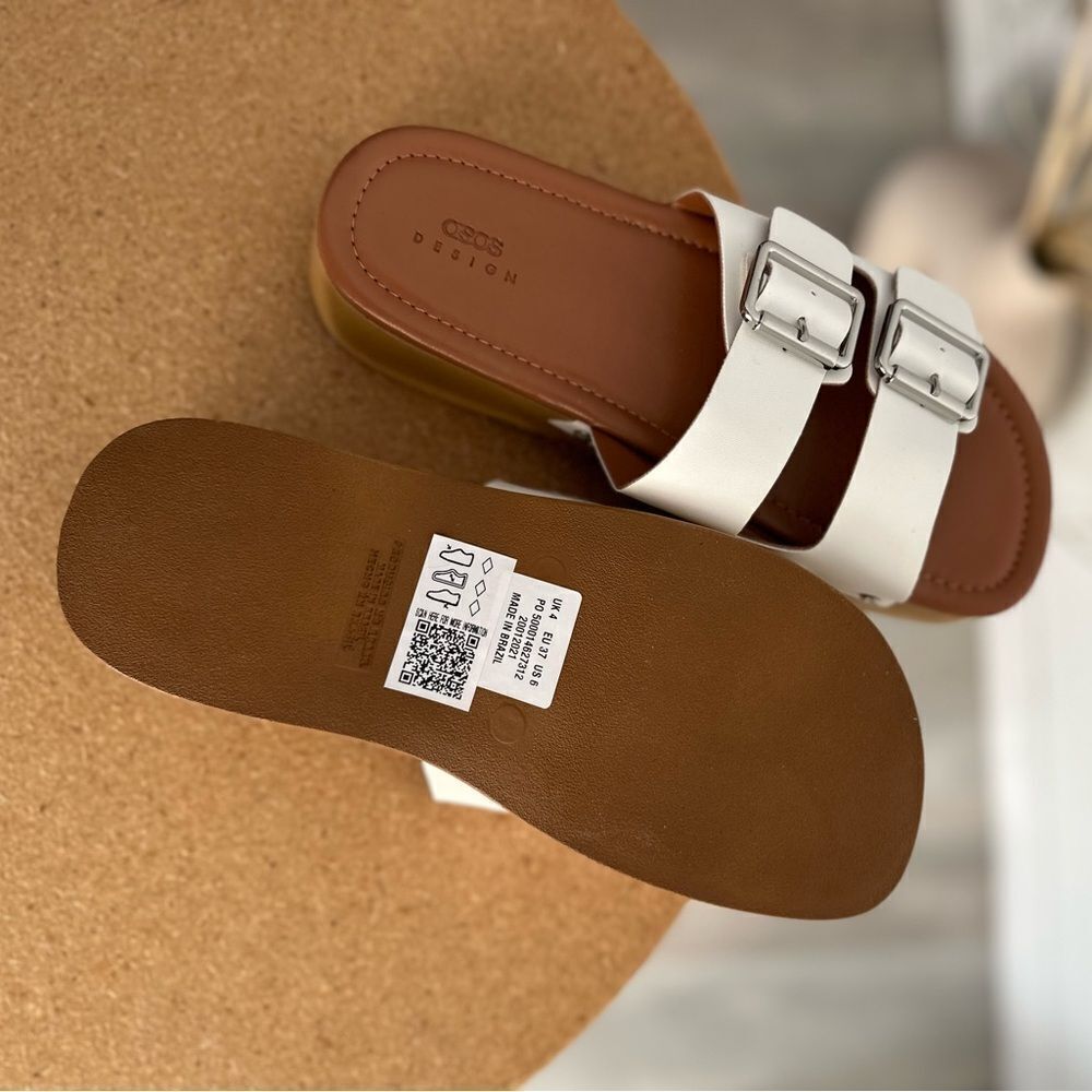 ASOS Design Clogs in White Brazil - Picture 7 of 7